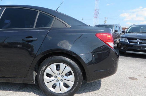 Used 2013 Chevrolet Cruze LS image 29