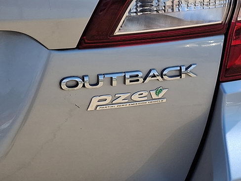 Used 2016 Subaru Outback 2.5i Limited image 31