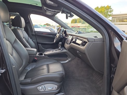 Used 2017 Porsche Macan S image 34
