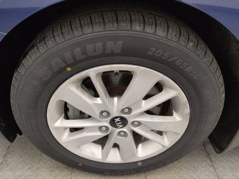 Used 2017 Kia Optima LX image 31