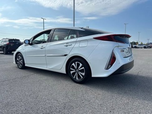 Used 2017 Toyota Prius Prime image 3