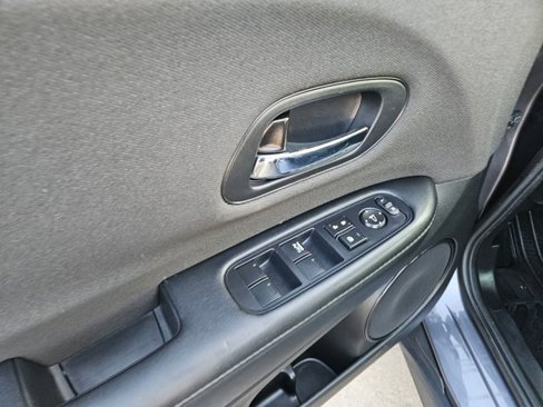 Used 2019 Honda HR-V LX image 14
