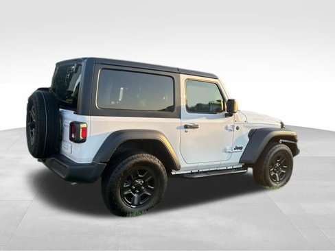 Used 2025 Jeep Wrangler Sport image 7