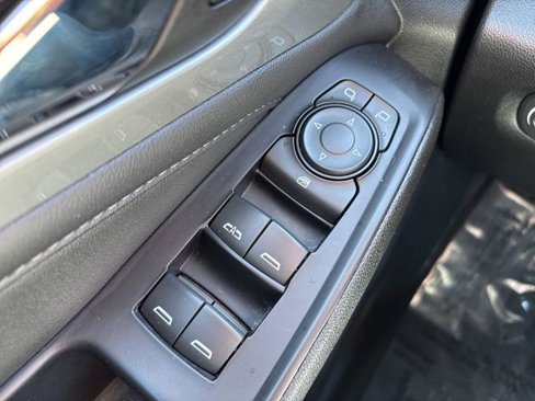 Used 2023 Chevrolet Traverse LT image 15