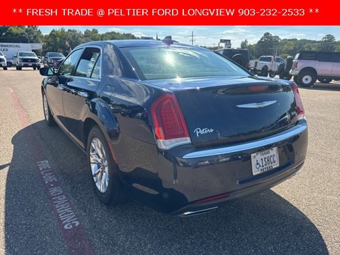 Used 2015 Chrysler 300 C w/ Light Group image 5