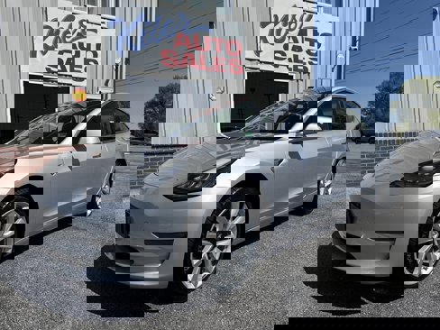Used 2018 Tesla Model 3 Long Range image 2
