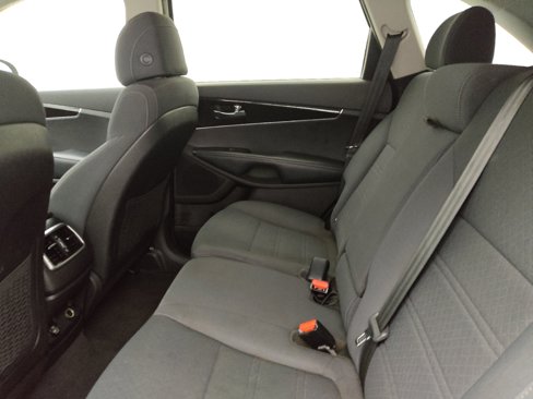 Used 2017 Kia Sorento LX image 18
