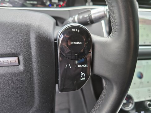 Used 2020 Land Rover Range Rover Evoque SE image 20