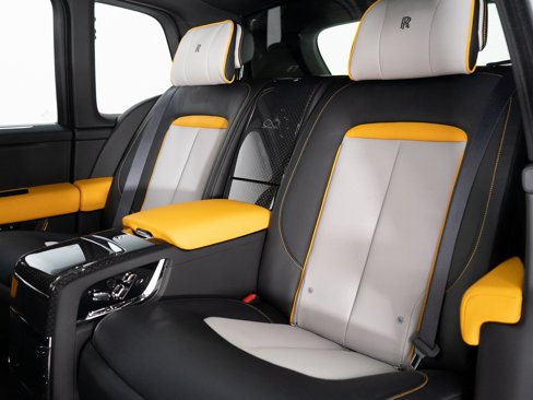 New 2025 Rolls-Royce Cullinan Black Badge image 27