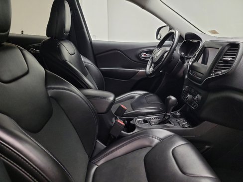 Used 2019 Jeep Cherokee Latitude Plus w/ Cold Weather Group image 21