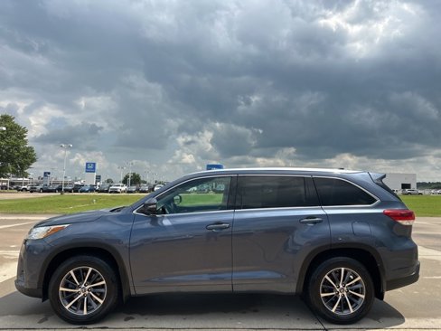 Used 2018 Toyota Highlander XLE image 5