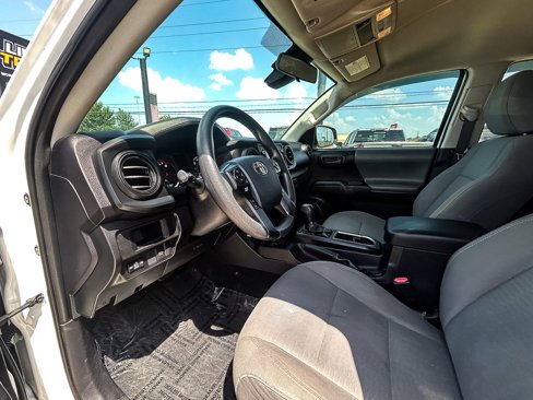 Used 2019 Toyota Tacoma SR image 18