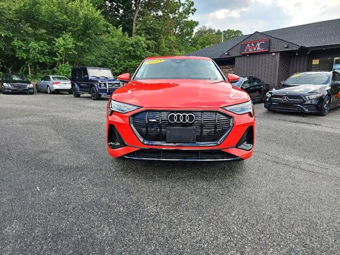 Used 2021 Audi e-tron Premium w/ Black Optic Package image 17