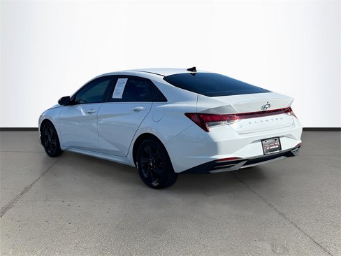 Used 2023 Hyundai Elantra SEL w/ Cargo Package image 5