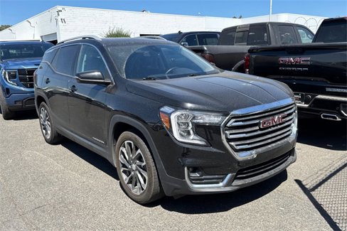 Used 2023 GMC Terrain SLT image 2