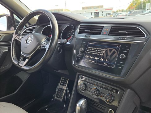 Used 2020 Volkswagen Tiguan SE R-Line image 8