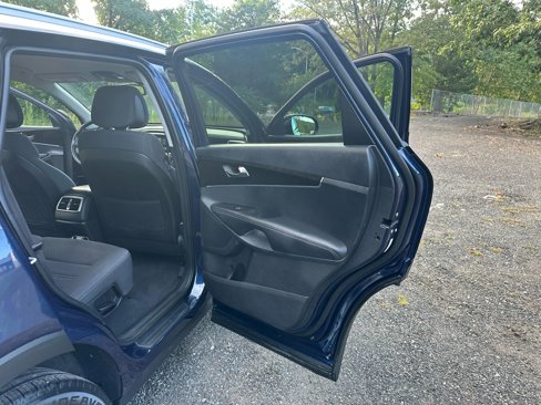 Used 2016 Kia Sorento LX w/ LX Convenience Package image 17
