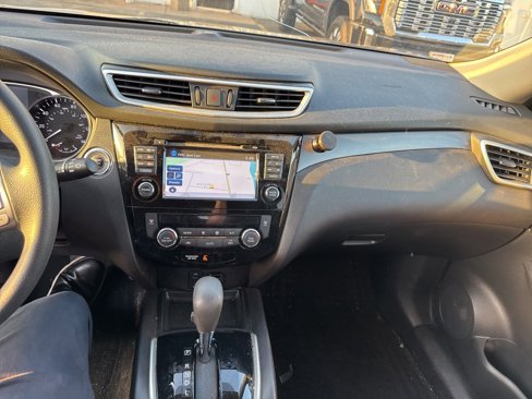 Used 2016 Nissan Rogue SV w/ SV Premium Package image 13