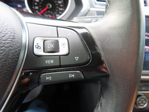 Used 2019 Volkswagen Tiguan SE image 18