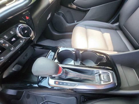 Certified 2025 Chevrolet Trax RS w/ Sunroof Package image 20