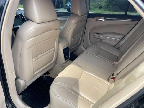 Used 2013 Chrysler 300 w/ Driver Convenience Group image 11