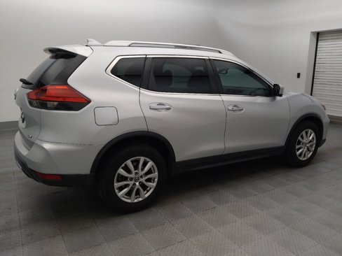 Used 2017 Nissan Rogue SV w/ SV Premium Package image 10