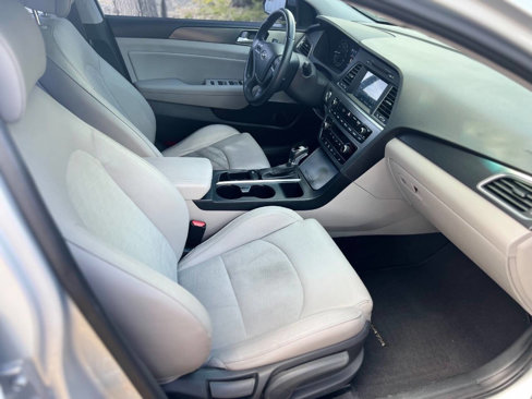 Used 2017 Hyundai Sonata Sport w/ Value Edition Package 02 image 15