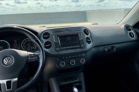 Used 2017 Volkswagen Tiguan Wolfsburg Edition image 8