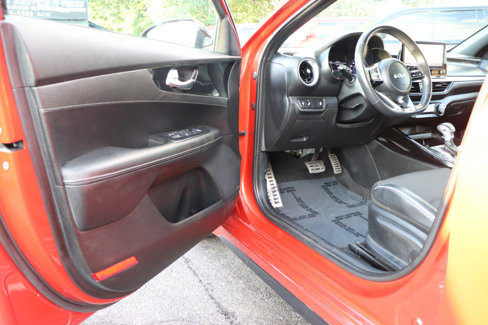 Used 2023 Kia Forte GT-Line w/ GT-Line Premium Package image 10
