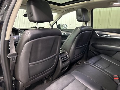 Used 2017 Cadillac XT5 Luxury w/ Driver Awareness Package image 18