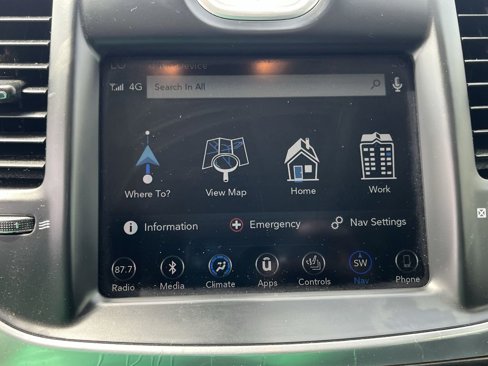 Used 2019 Chrysler 300 Limited image 25