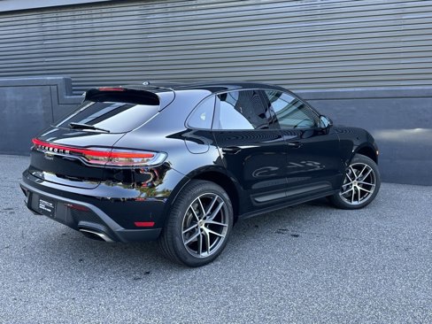 Certified 2025 Porsche Macan image 10