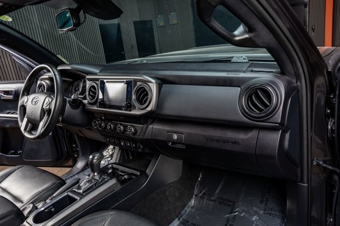 Used 2019 Toyota Tacoma TRD Sport image 17