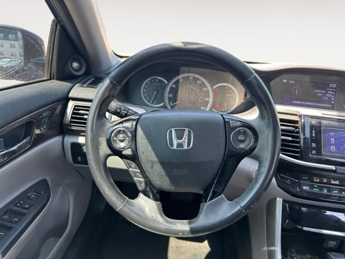 Used 2017 Honda Accord EX-L image 12