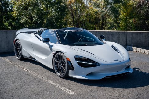 Used 2024 McLaren 750S Spider image 27