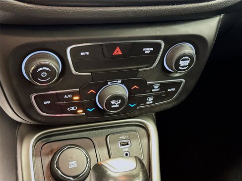 Used 2019 Jeep Compass Latitude w/ Popular Equipment Group image 16