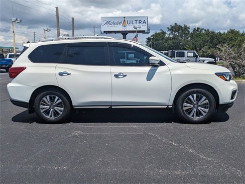 Used 2019 Nissan Pathfinder S image 4