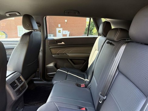 Used 2023 Volkswagen Atlas Cross Sport SE image 15