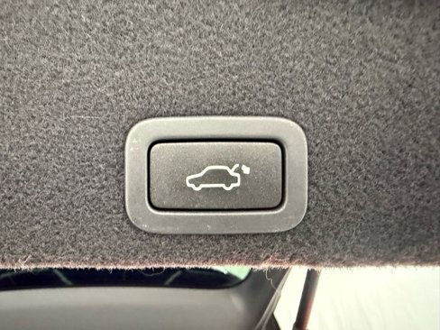 Used 2017 Volvo XC60 T5 Dynamic w/ Preferred Option Package image 31