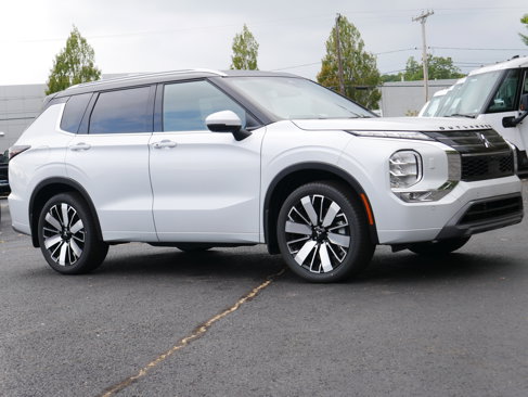 New 2025 Mitsubishi Outlander SEL image 9