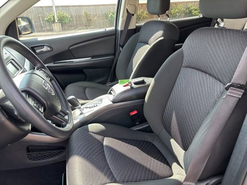 Used 2019 Dodge Journey SE image 11
