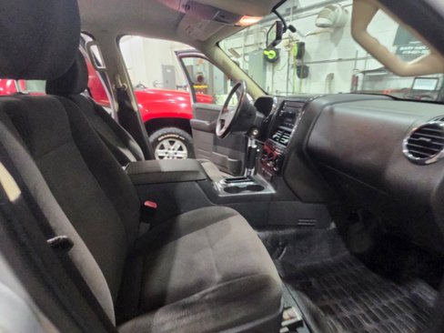 Used 2010 Ford Explorer Sport Trac XLT image 18