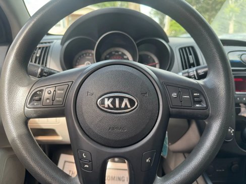 Used 2010 Kia Forte EX image 21
