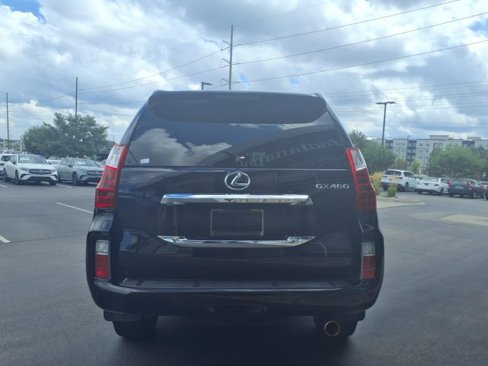 Used 2011 Lexus GX 460 image 5