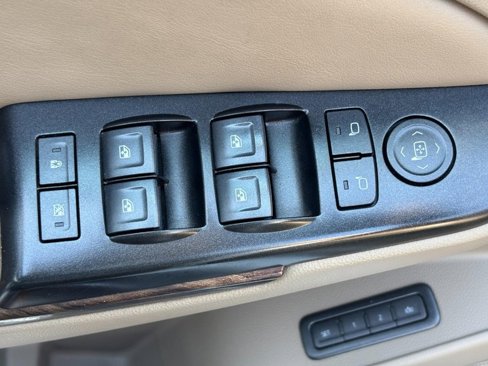 Used 2019 GMC Yukon XL SLT w/ HD Trailering Package image 27