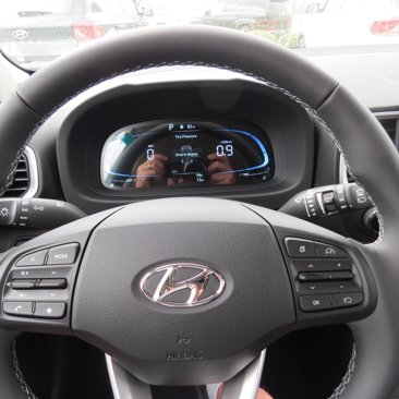 New 2025 Hyundai Venue SEL image 14