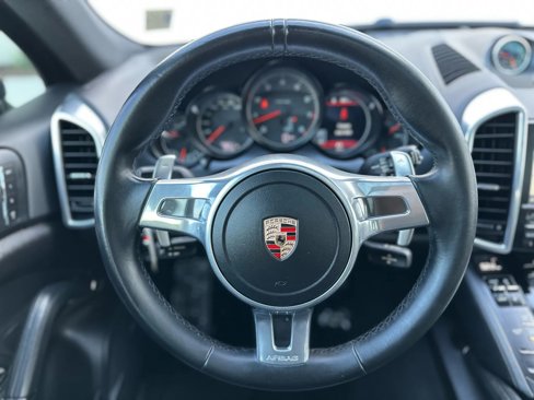 Used 2014 Porsche Cayenne image 28