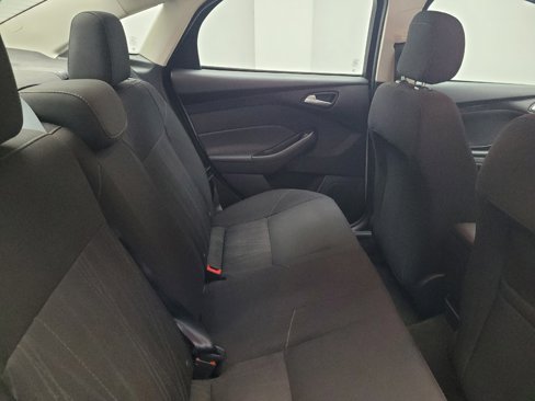 Used 2018 Ford Focus SE w/ Cold Weather Package image 19