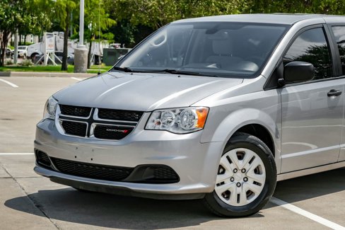 Used 2019 Dodge Grand Caravan SE image 5