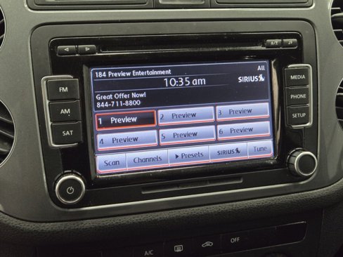 Used 2015 Volkswagen Tiguan S image 17